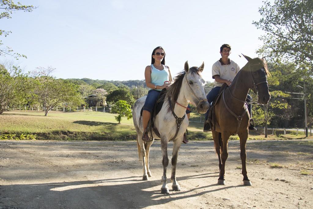 Hotel Hacienda El Rodeo Vueltas Ngoại thất bức ảnh