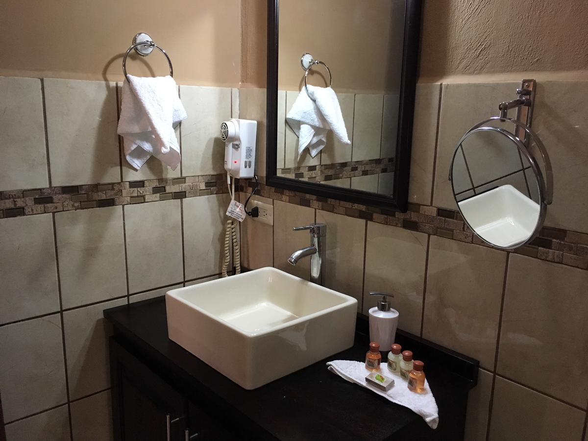 Hotel Hacienda El Rodeo Vueltas Ngoại thất bức ảnh